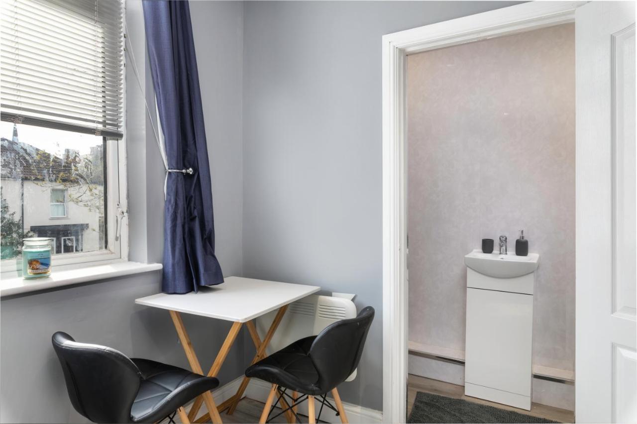 Stockton Town Centre Studio Apartments Free Parking And Wi-Fi Ngoại thất bức ảnh